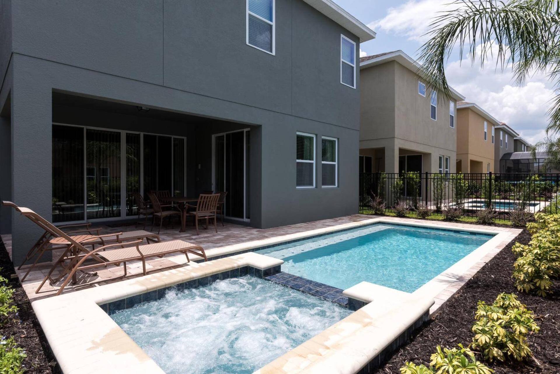 - Encore 1563 Villa Orlando