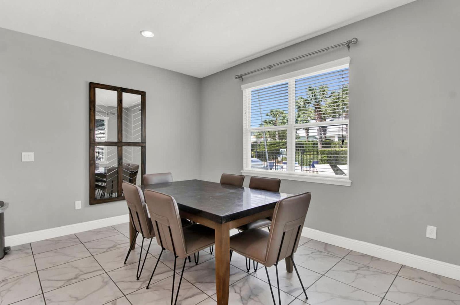 Minutes To Pool Air Hockey Dog Friendly Holiday home Orlando