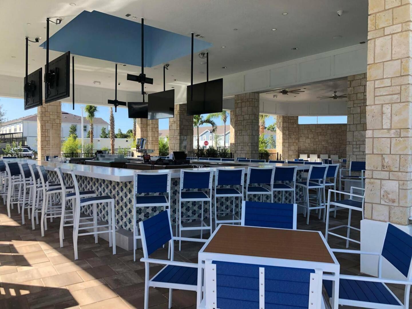 Unwind In Your 5-bedroom Oasis Orlando
