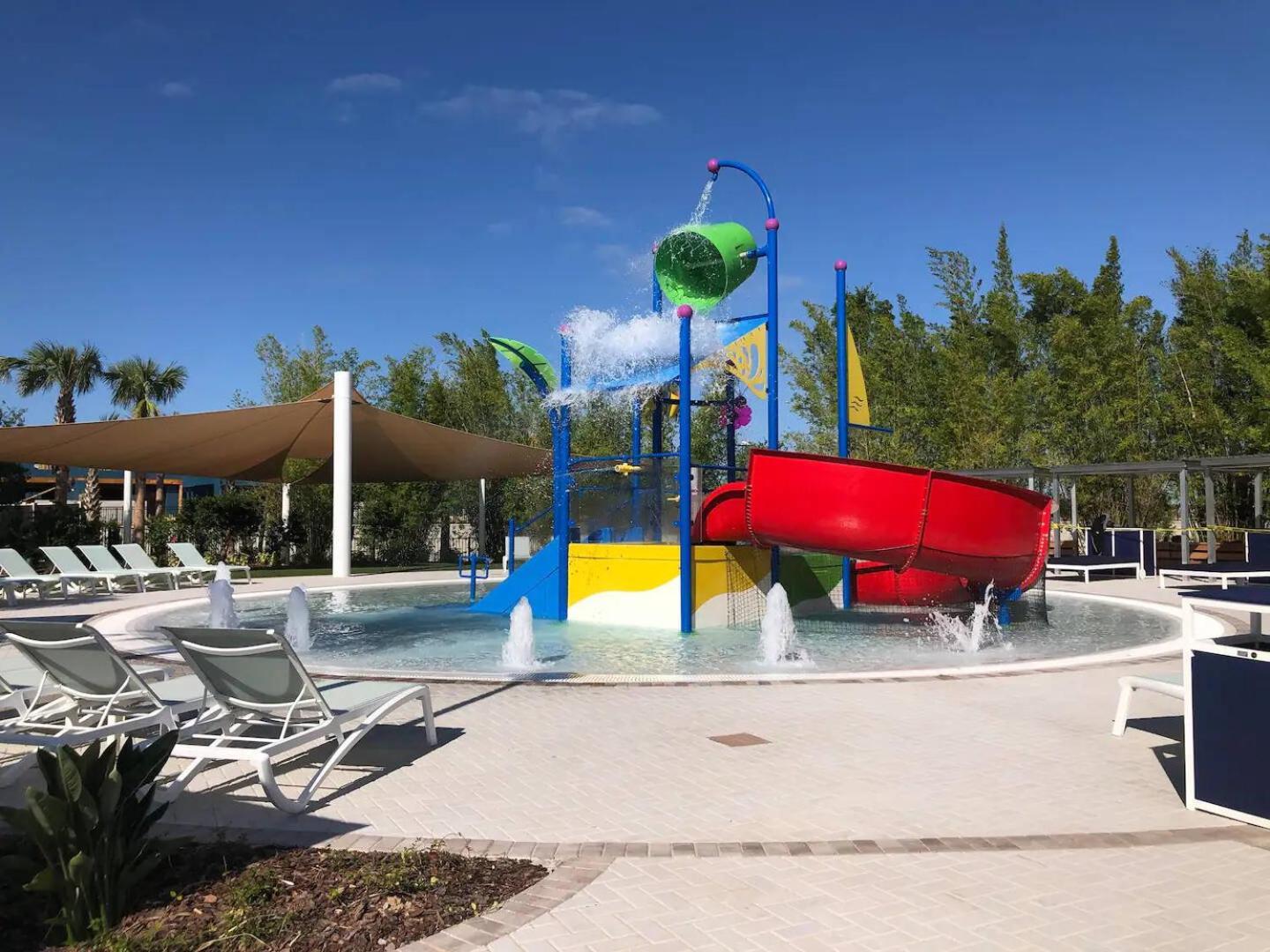 Unwind In Your 5-bedroom Oasis Orlando