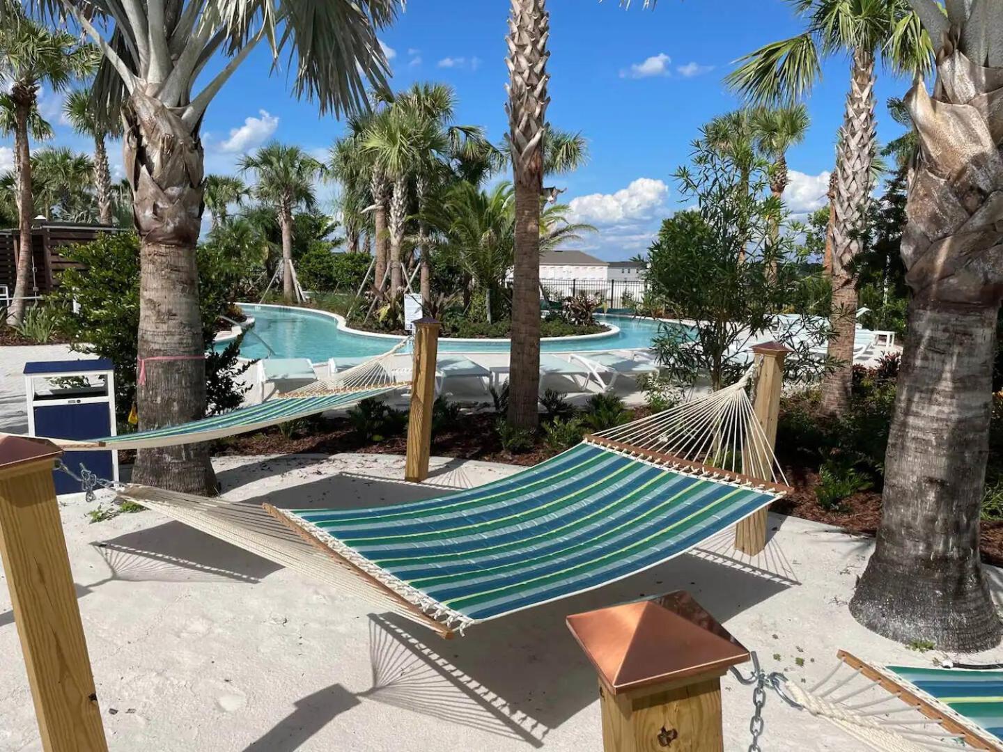 Unwind In Your 5-bedroom Oasis * Orlando