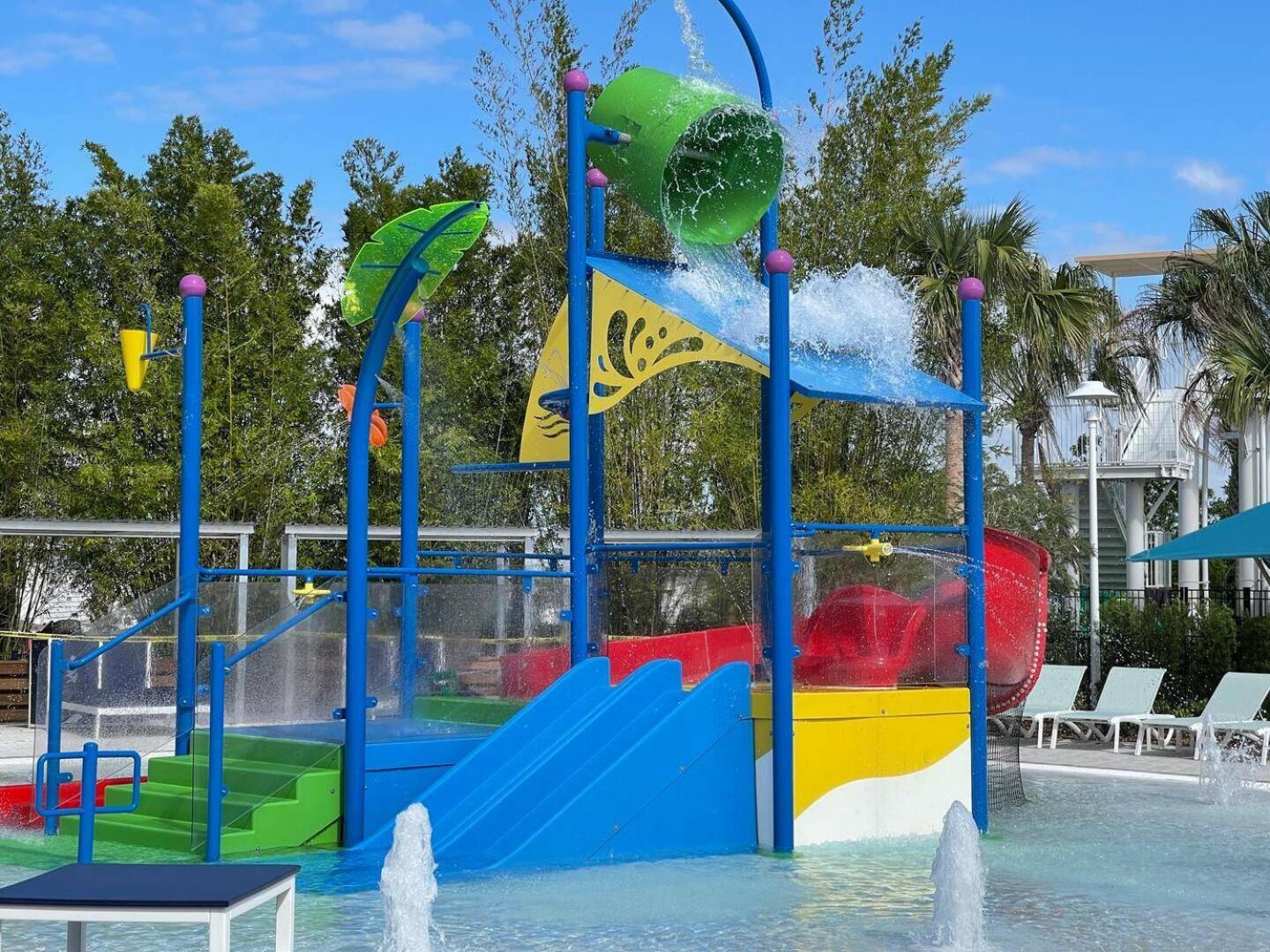 Unwind In Your 5-bedroom Oasis Holiday home Orlando