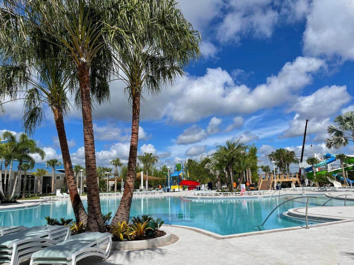 Unwind In Your 5-bedroom Oasis