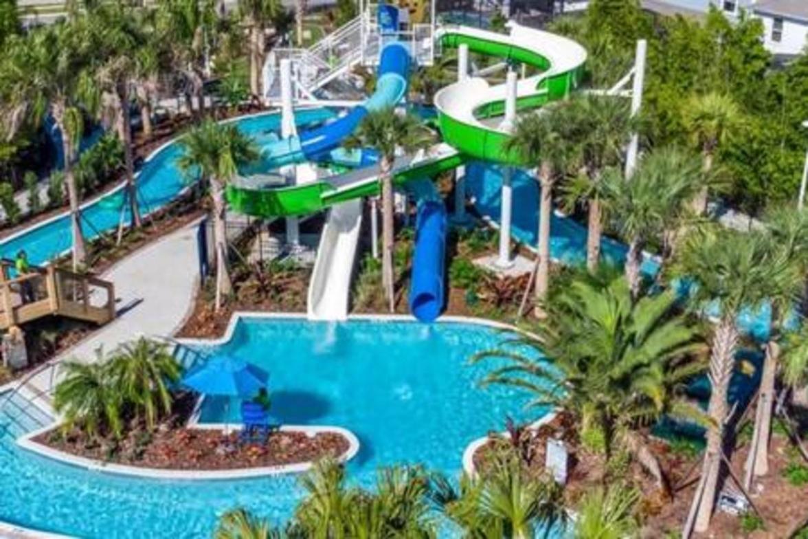Unwind In Your 5-bedroom Oasis Orlando