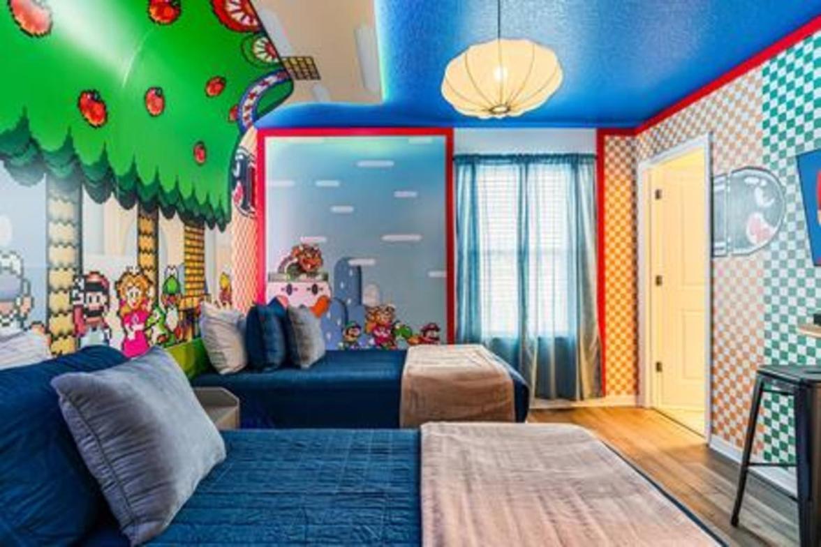 Unwind In Your 5-bedroom Oasis Holiday home Orlando
