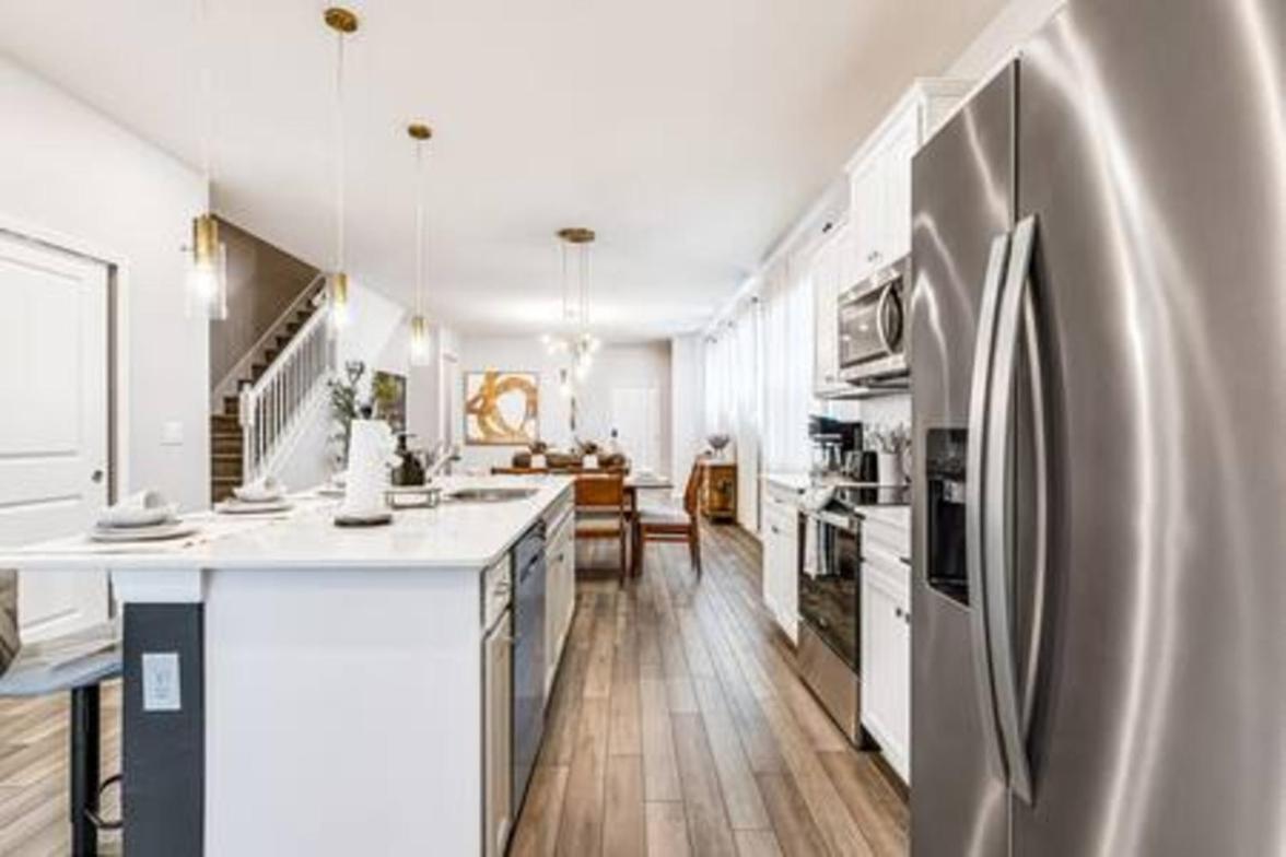 Unwind In Your 5-bedroom Oasis * Orlando