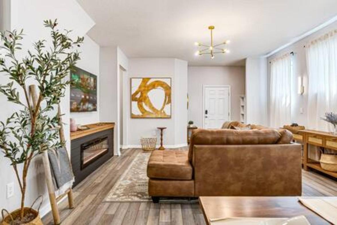 Holiday home Unwind In Your 5-bedroom Oasis