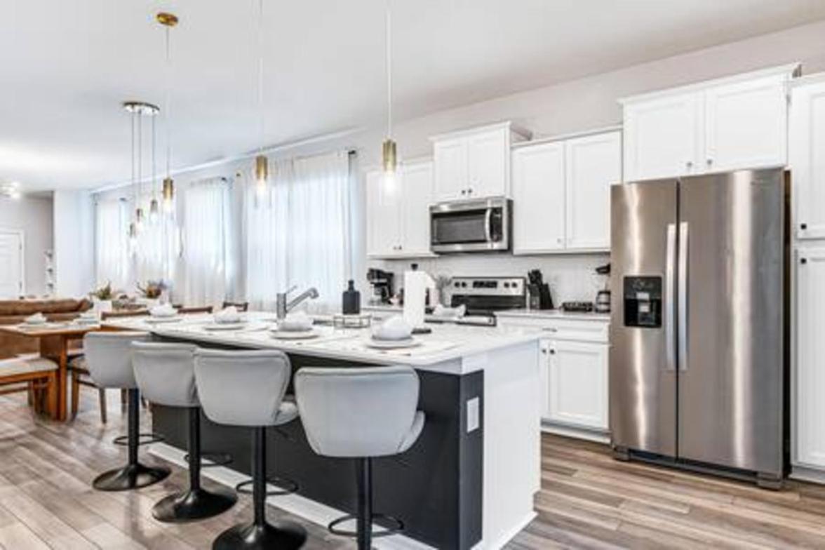 Unwind In Your 5-bedroom Oasis *