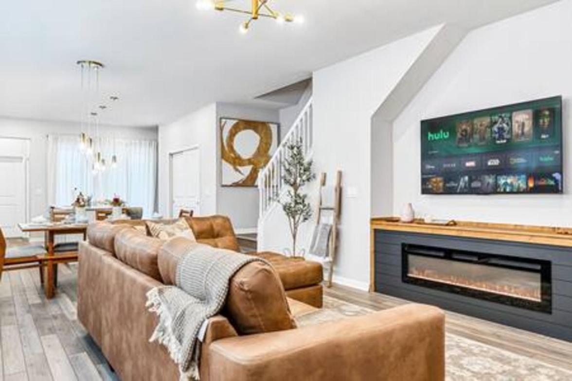 Unwind In Your 5-bedroom Oasis * Orlando