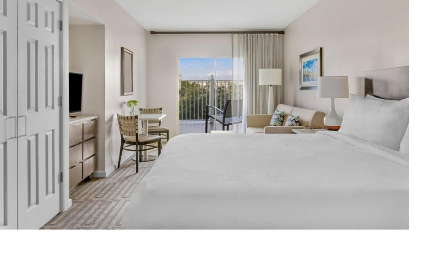 Marriott Grande Vista Luxury Apartment