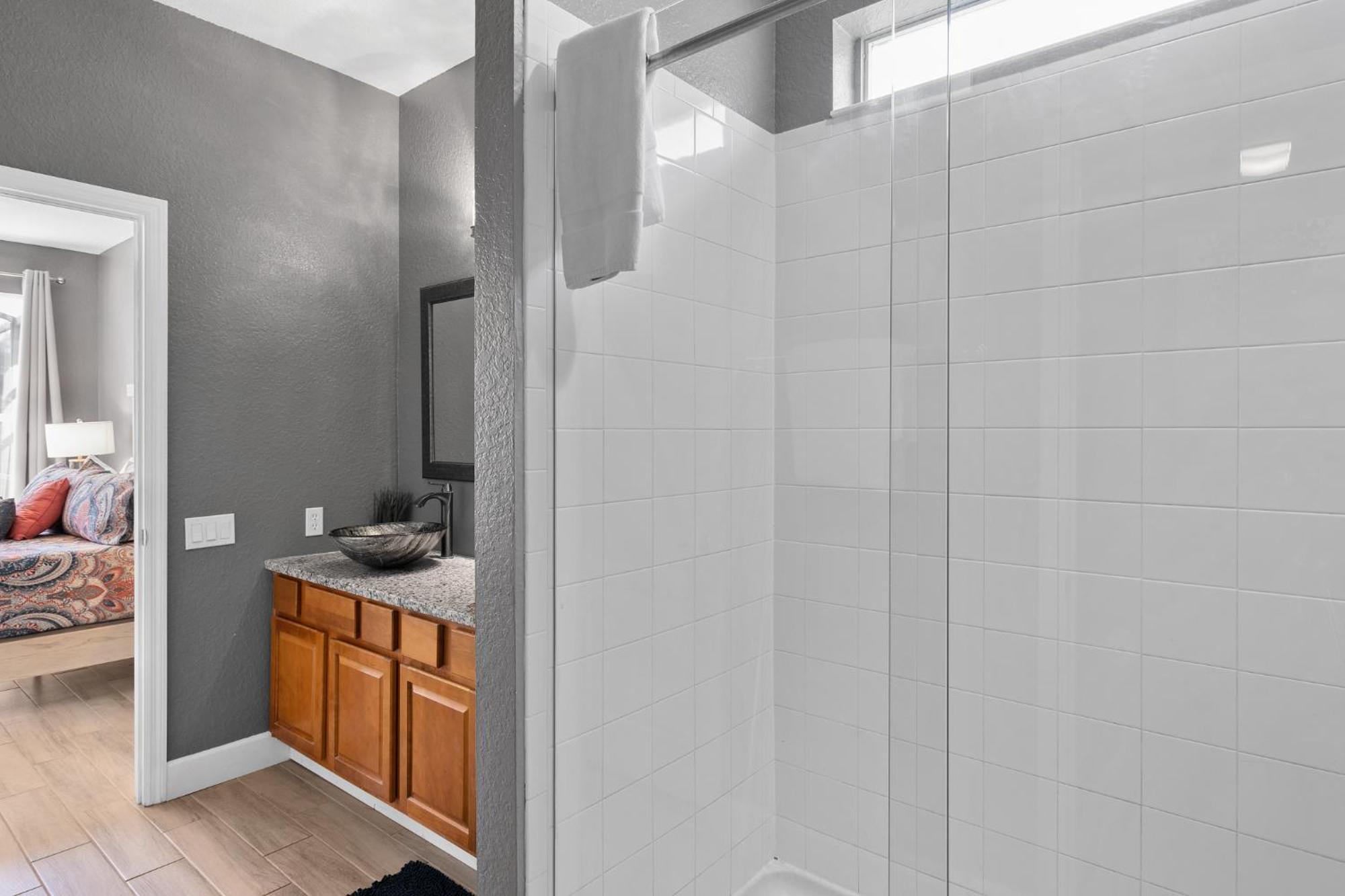 Luxury 5br Near Disney, Private Pool & Game Holiday home Orlando