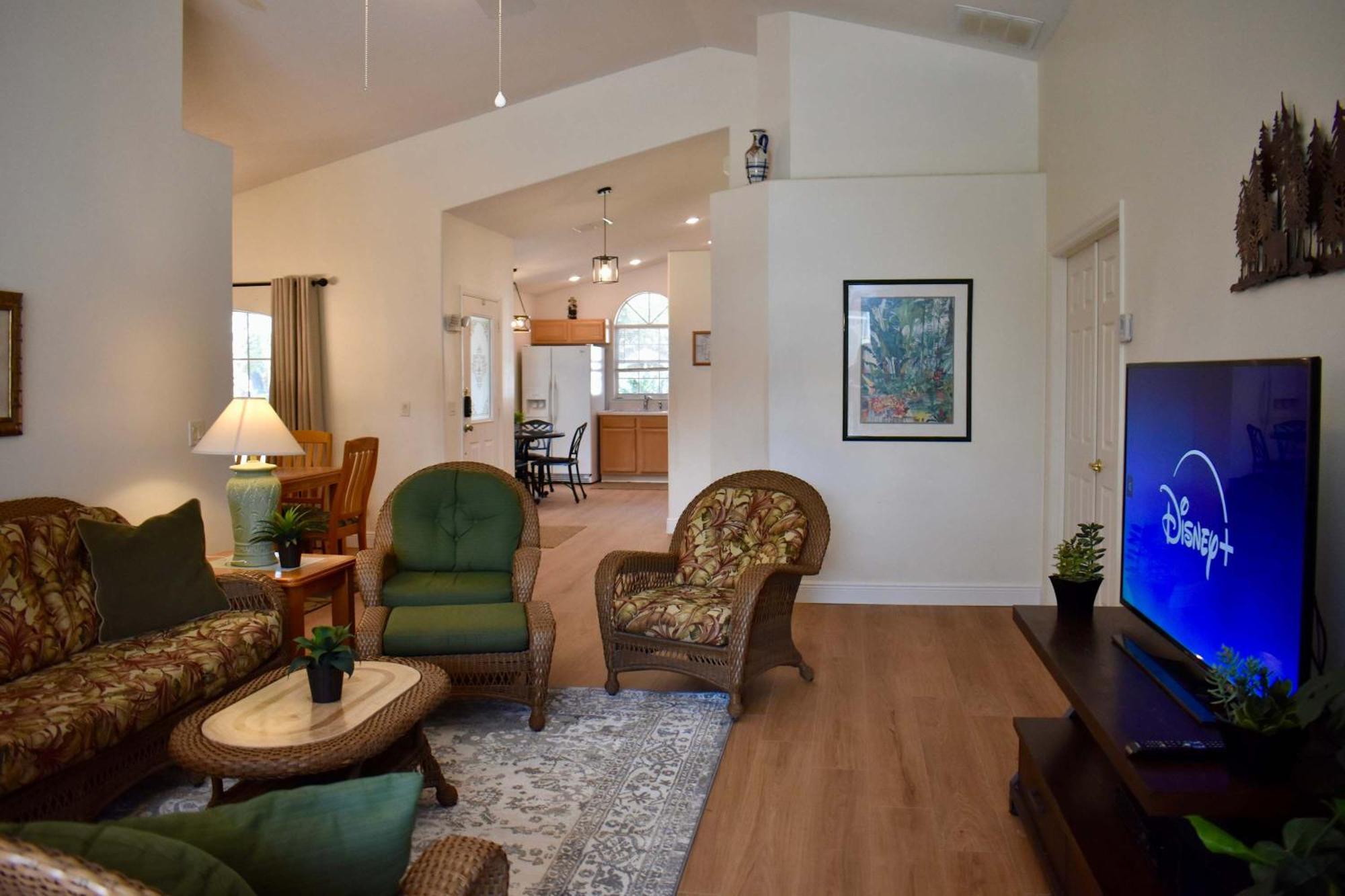 1544 Indian Oaks Trail * Orlando