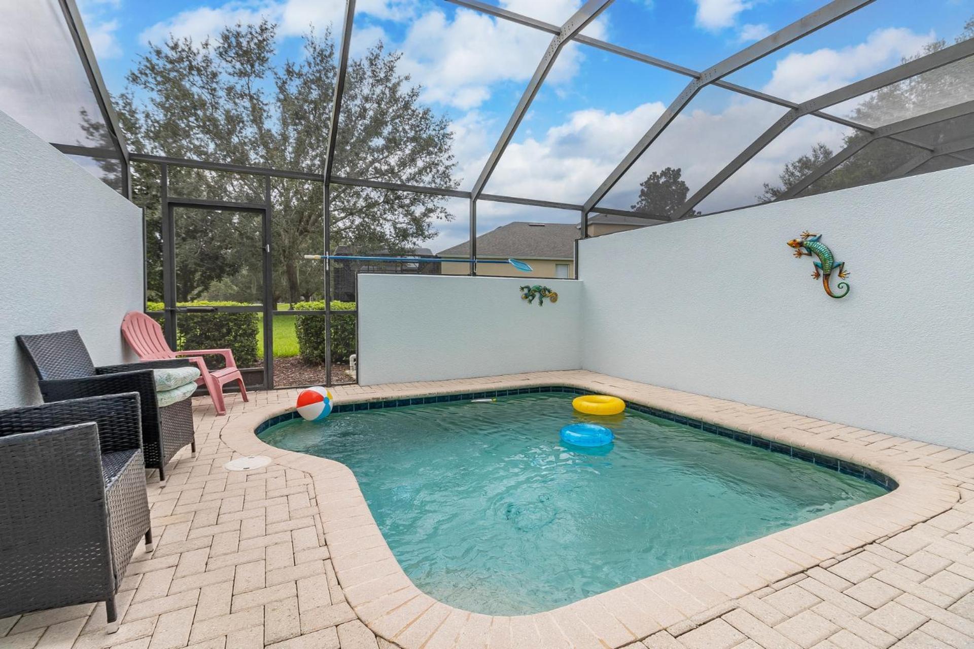 Windsor Villa, Walk To Waterpark! Holiday home