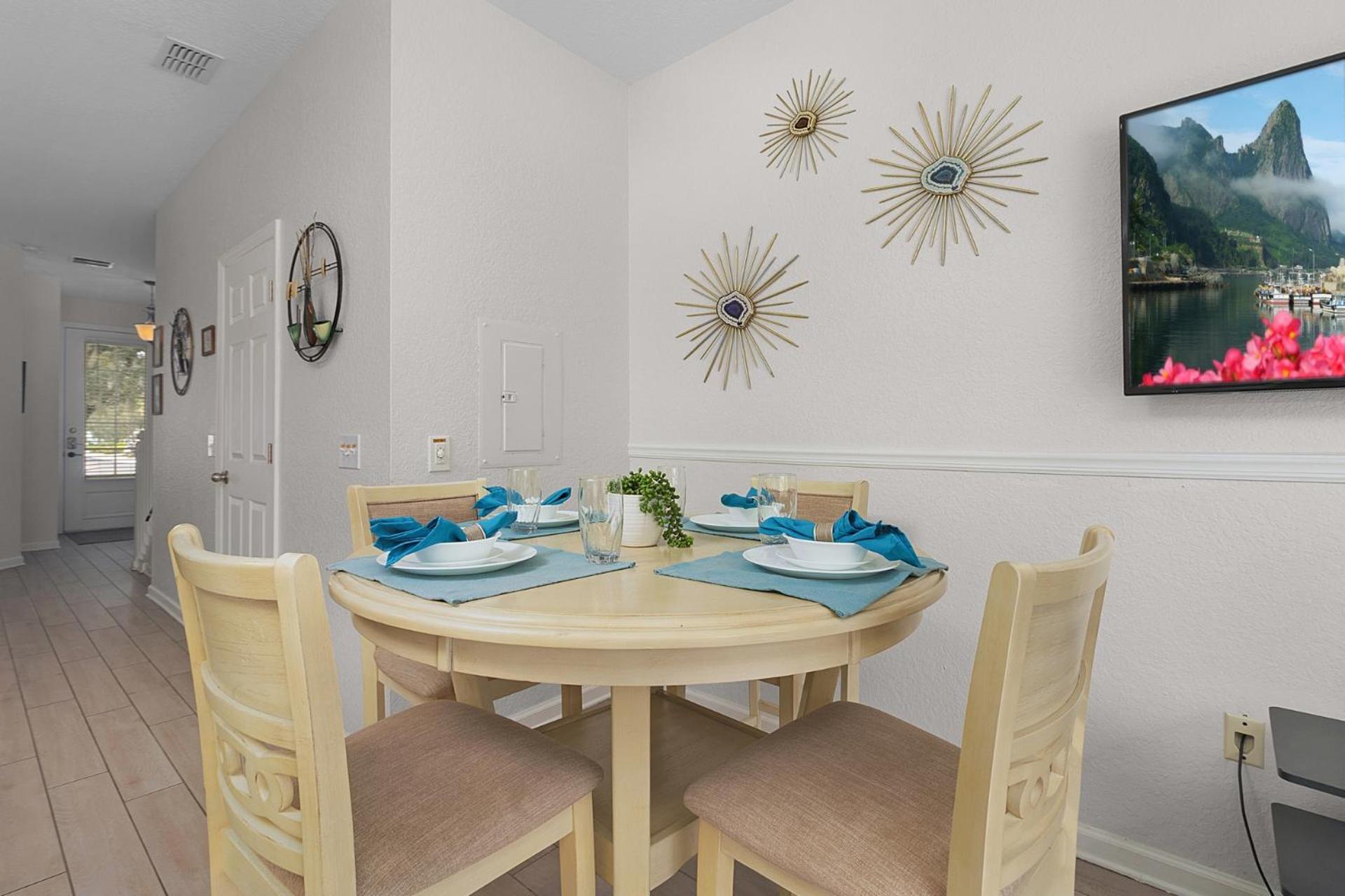 Windsor Villa, Walk To Waterpark! Holiday home Orlando