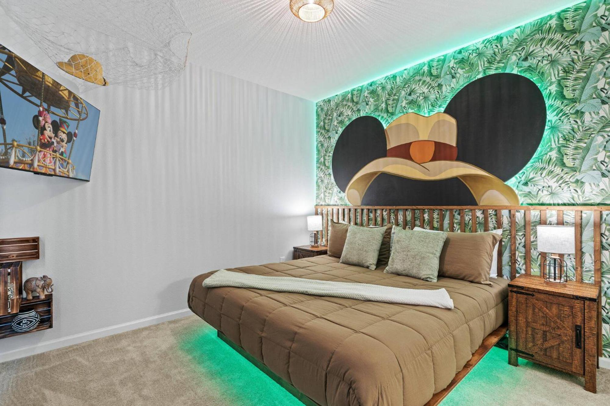 Paradiso Grand 6 Bedroom Holiday home