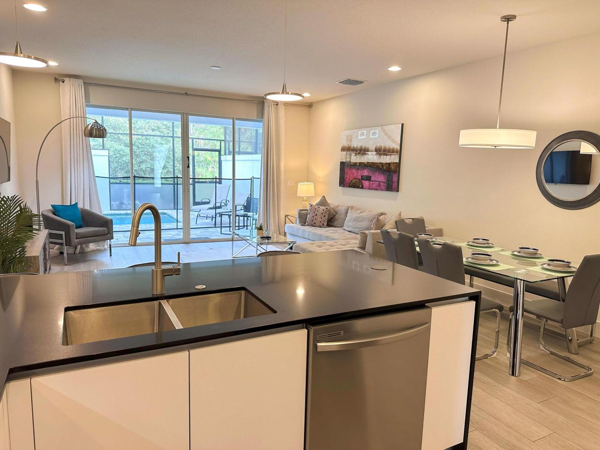 3 Bedrooms Pool Hidden Forest Amenities * Orlando