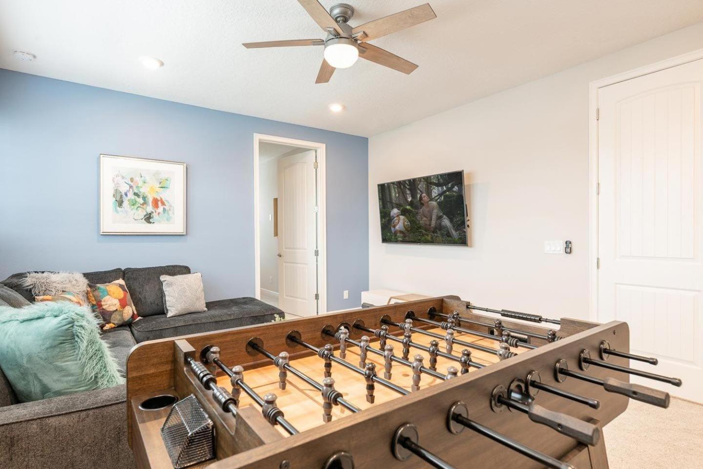 Dashing 6 Bdrm With Games At Encore Holiday home
