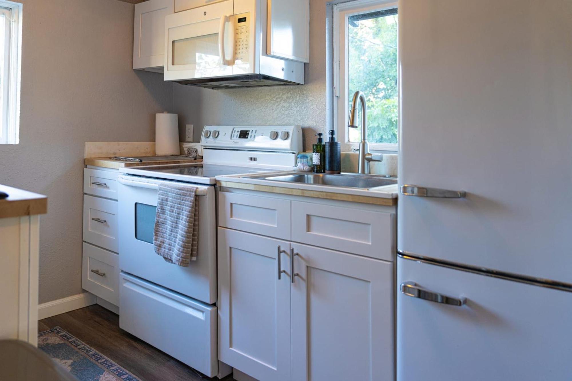 Historic Casita Joy, Dt, Eola, Delaney Park, 2 Bedrooms 1 Bathroom Unit B *
