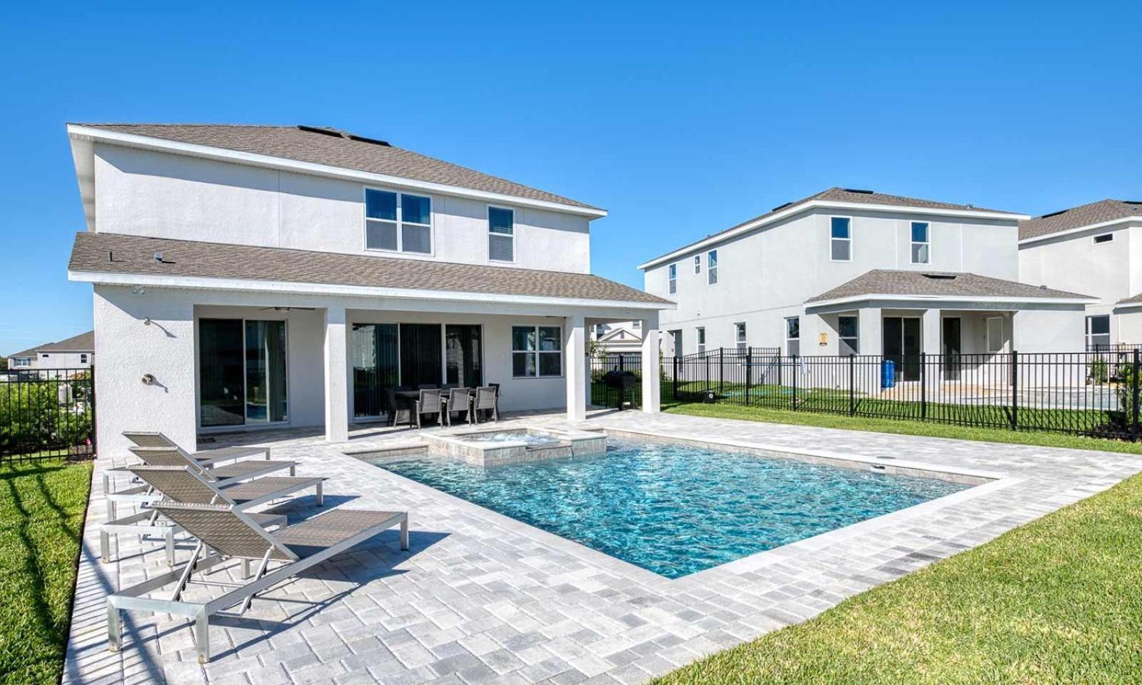 Holiday home Modern 8 Bdrm With Game In Encore *