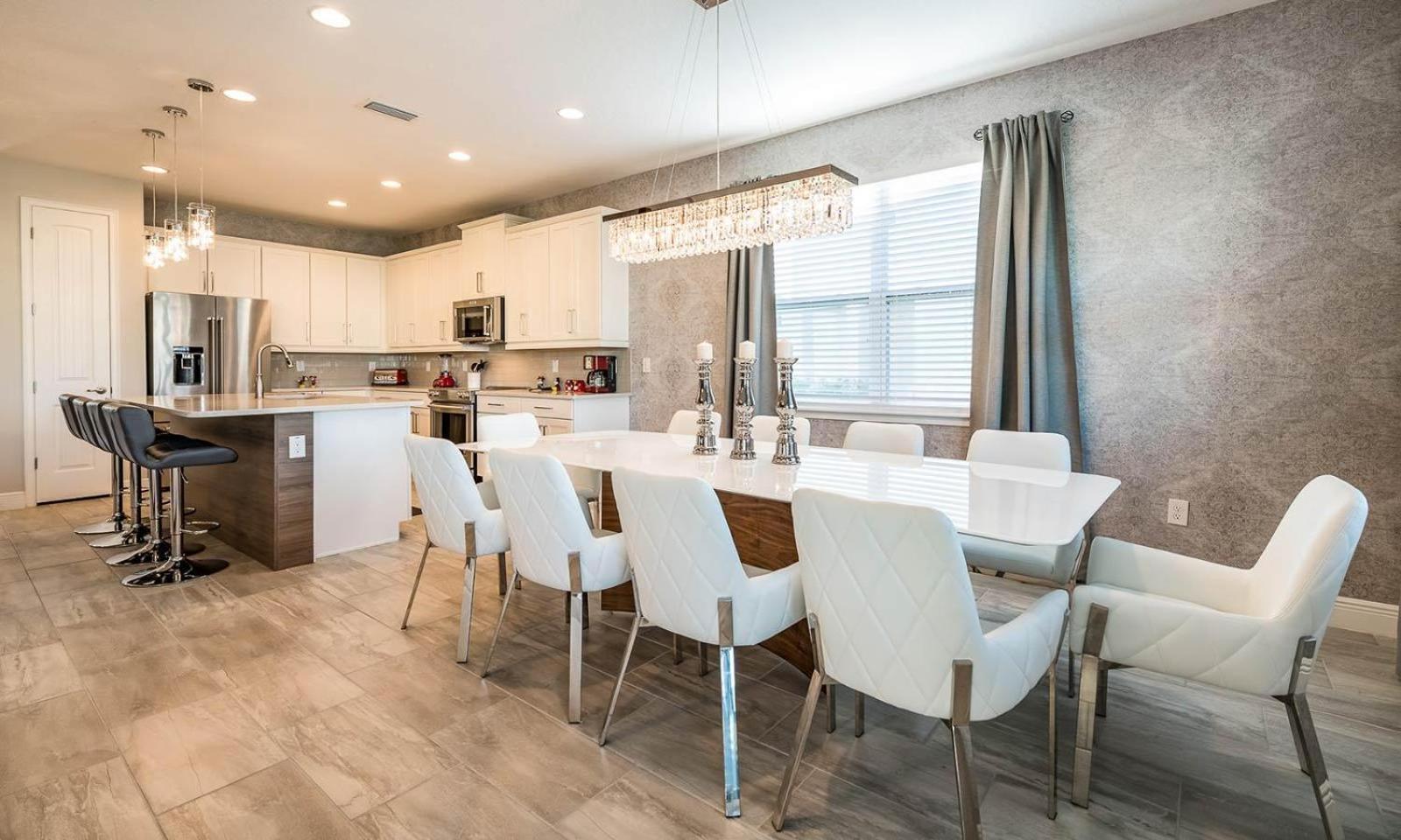 Holiday home Modern 8 Bdrm With Game In Encore
