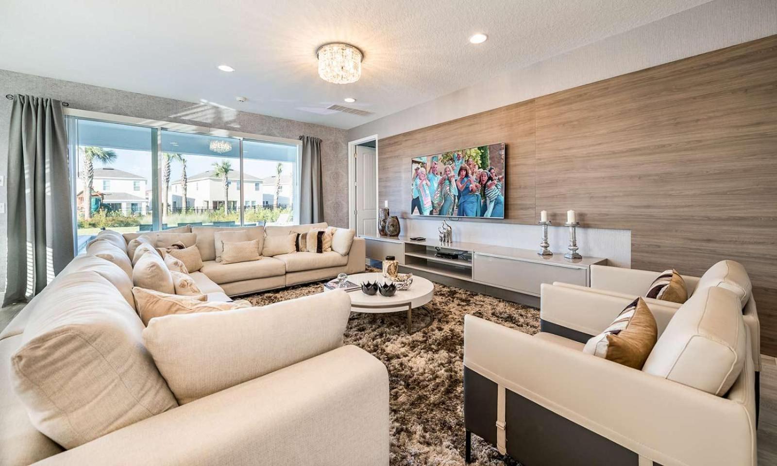 Modern 8 Bdrm With Game In Encore *