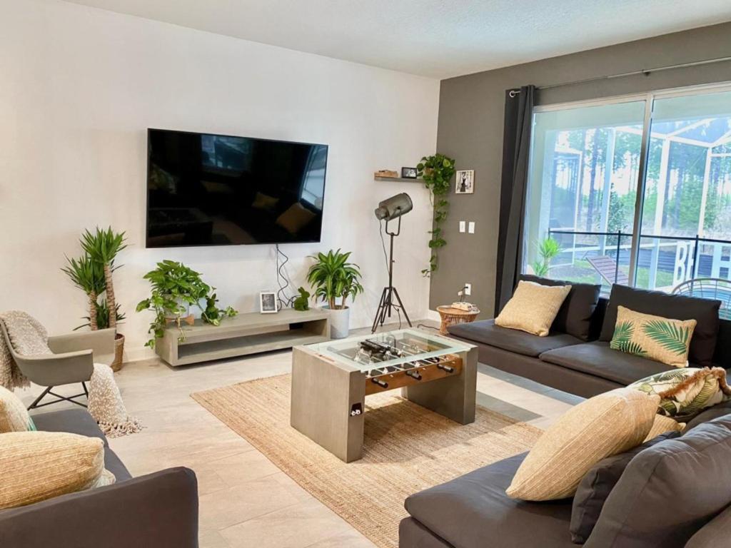 Luxury 6 Bedroom 5 Bath Poolhome 214 Orlando