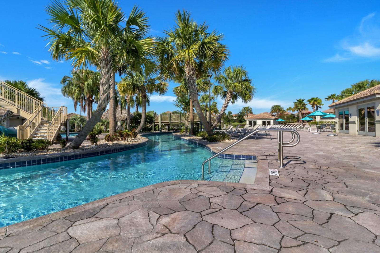 Luxury 6 Bedroom 5 Bath Poolhome 214 *