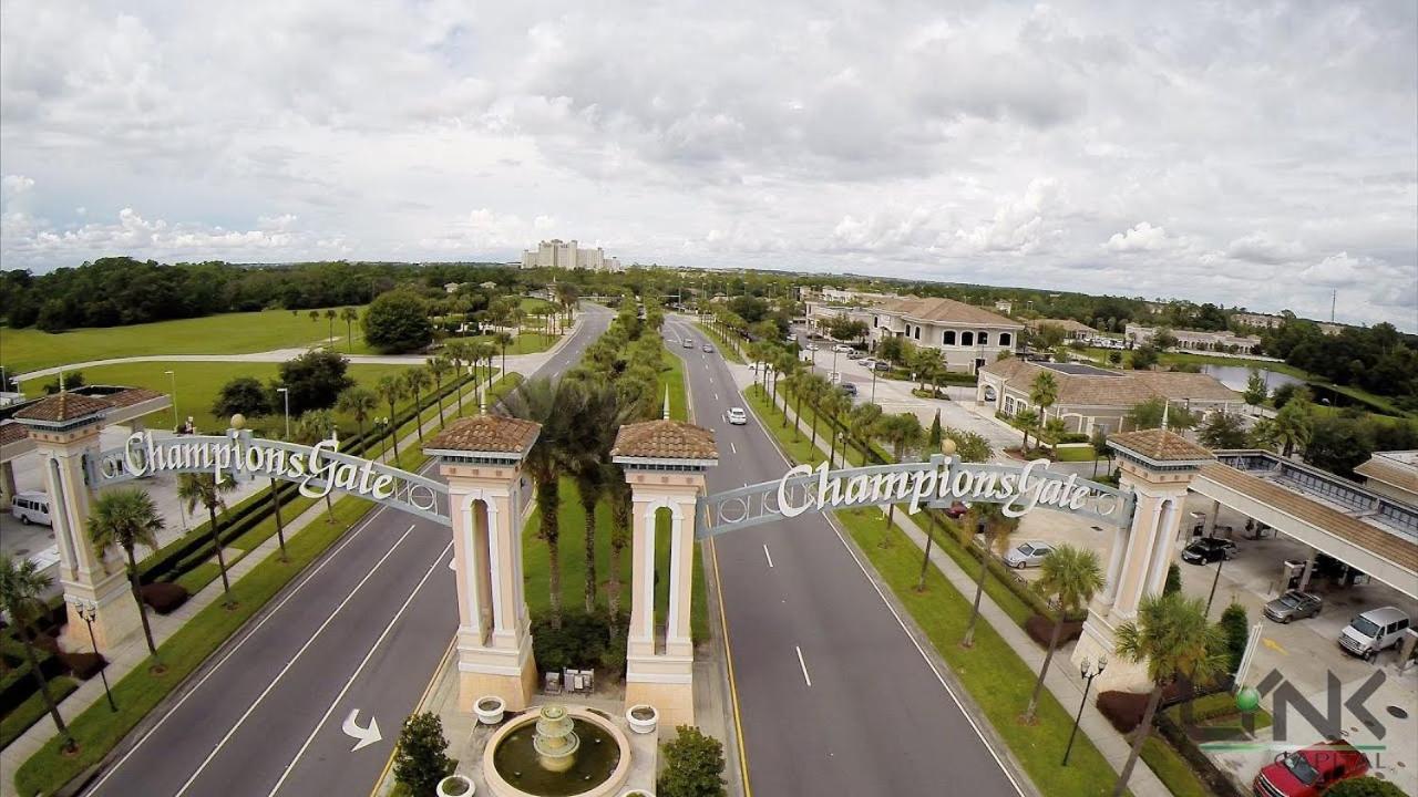 Luxury 6 Bedroom 5 Bath Poolhome 214 *