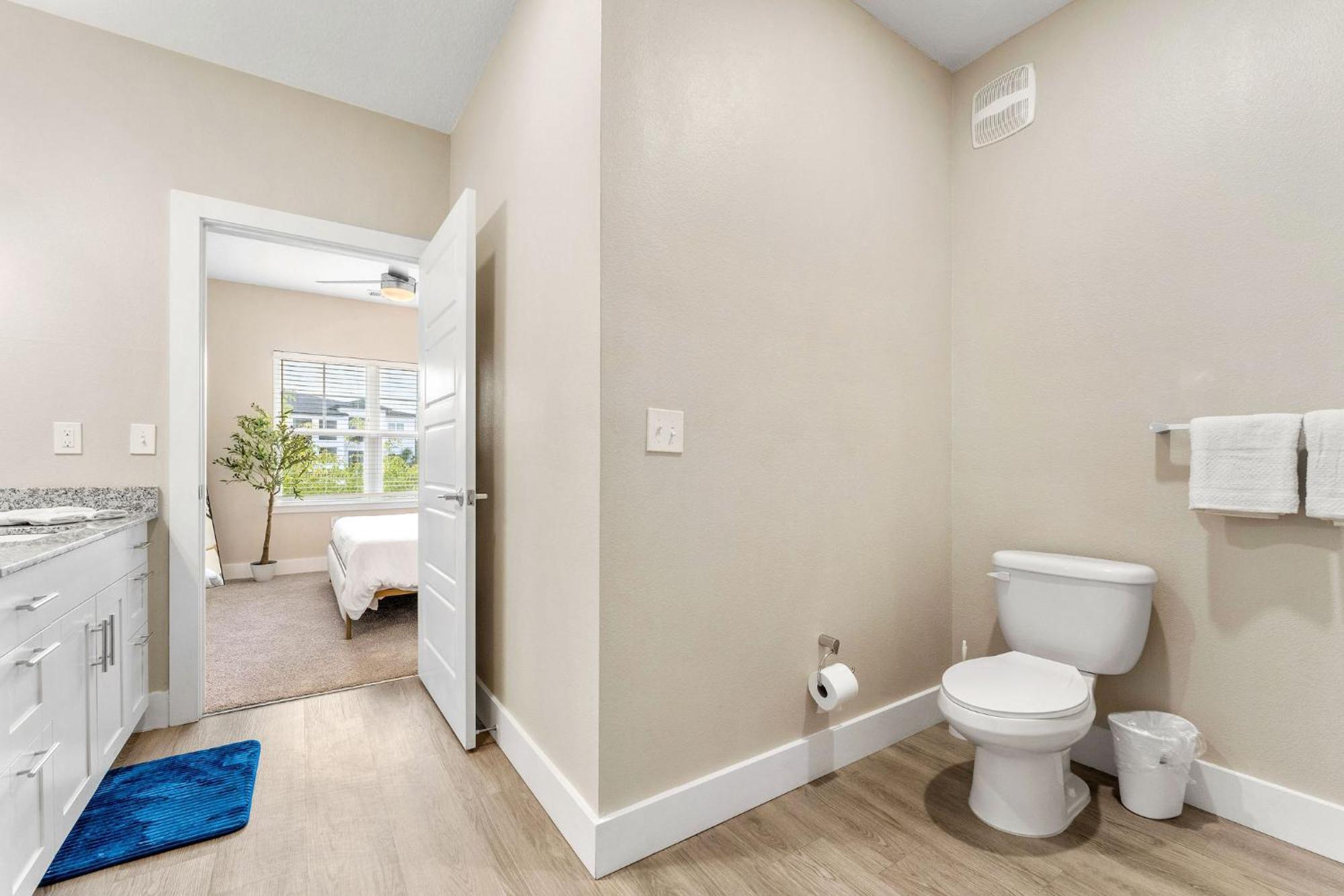 Private Full 2bedroom Haven Close To Parks Kingbed And Amenities Apartment *