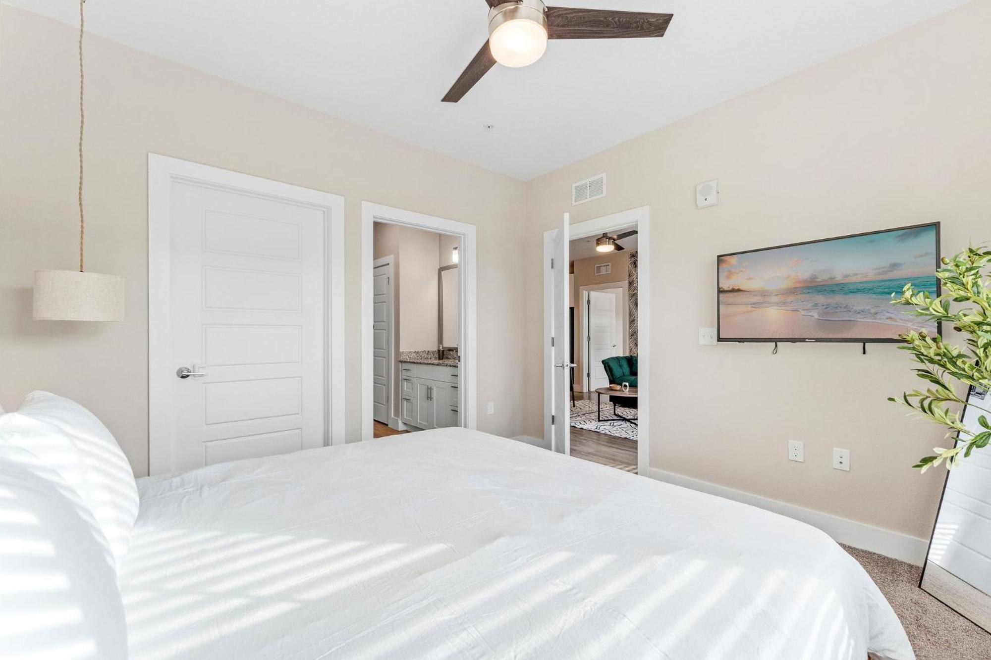 Apartment Private Full 2bedroom Haven Close To Parks Kingbed And Amenities *