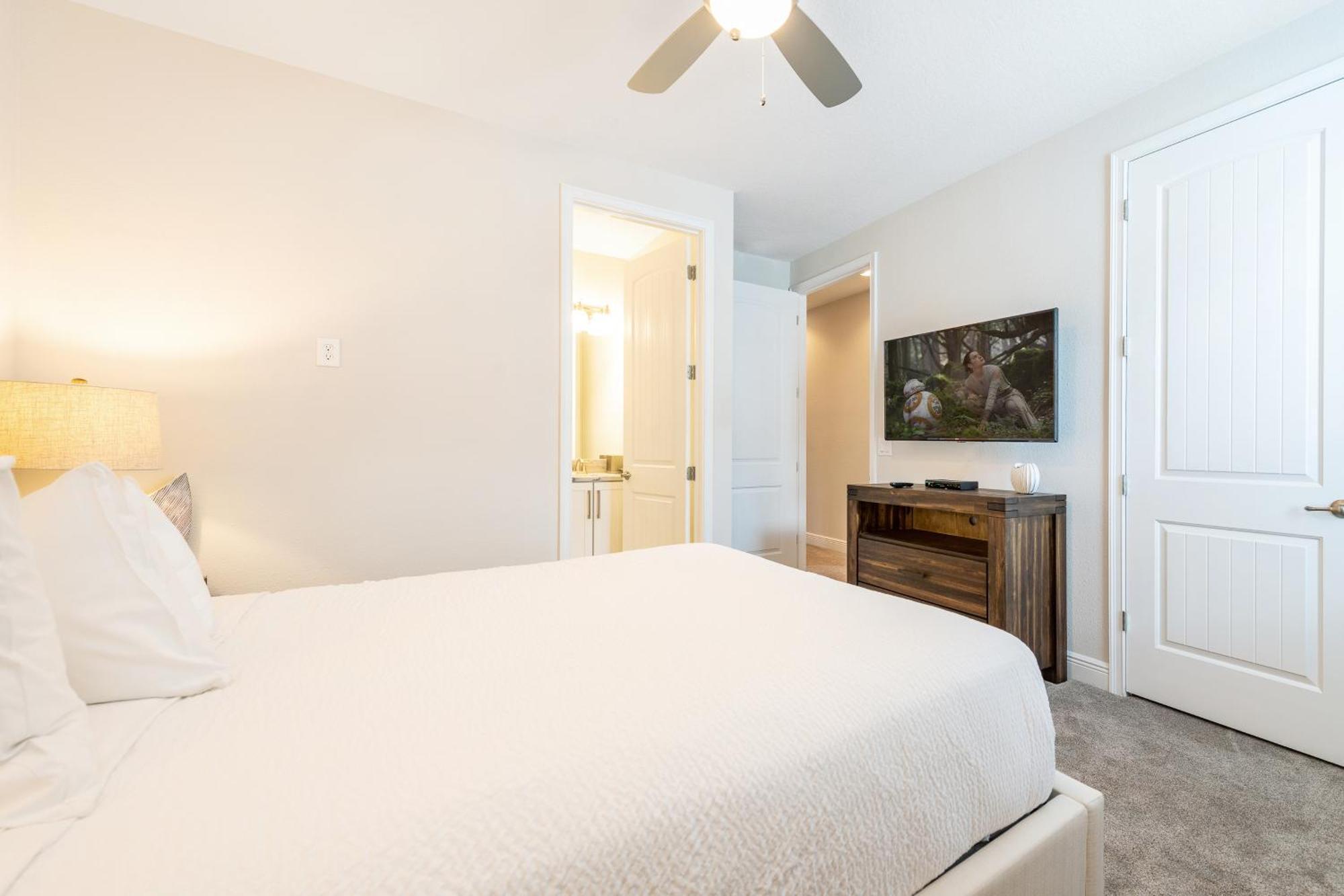 Holiday home Vibrant With Pool Table & Amenities Near By Rentyl - 7707g