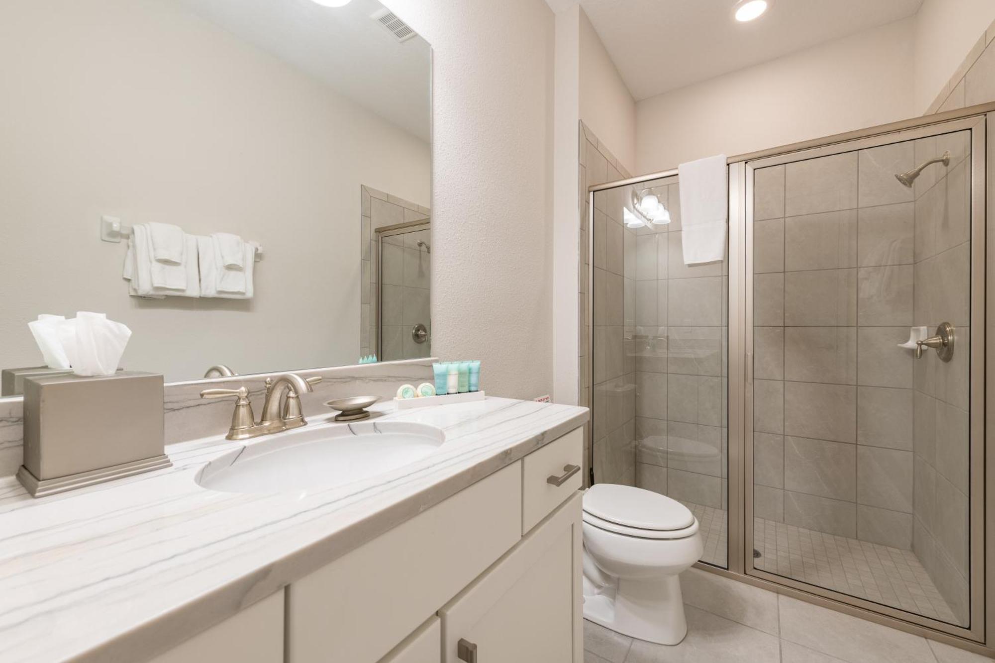 Vibrant With Pool Table & Amenities Near By Rentyl - 7707g Holiday home *