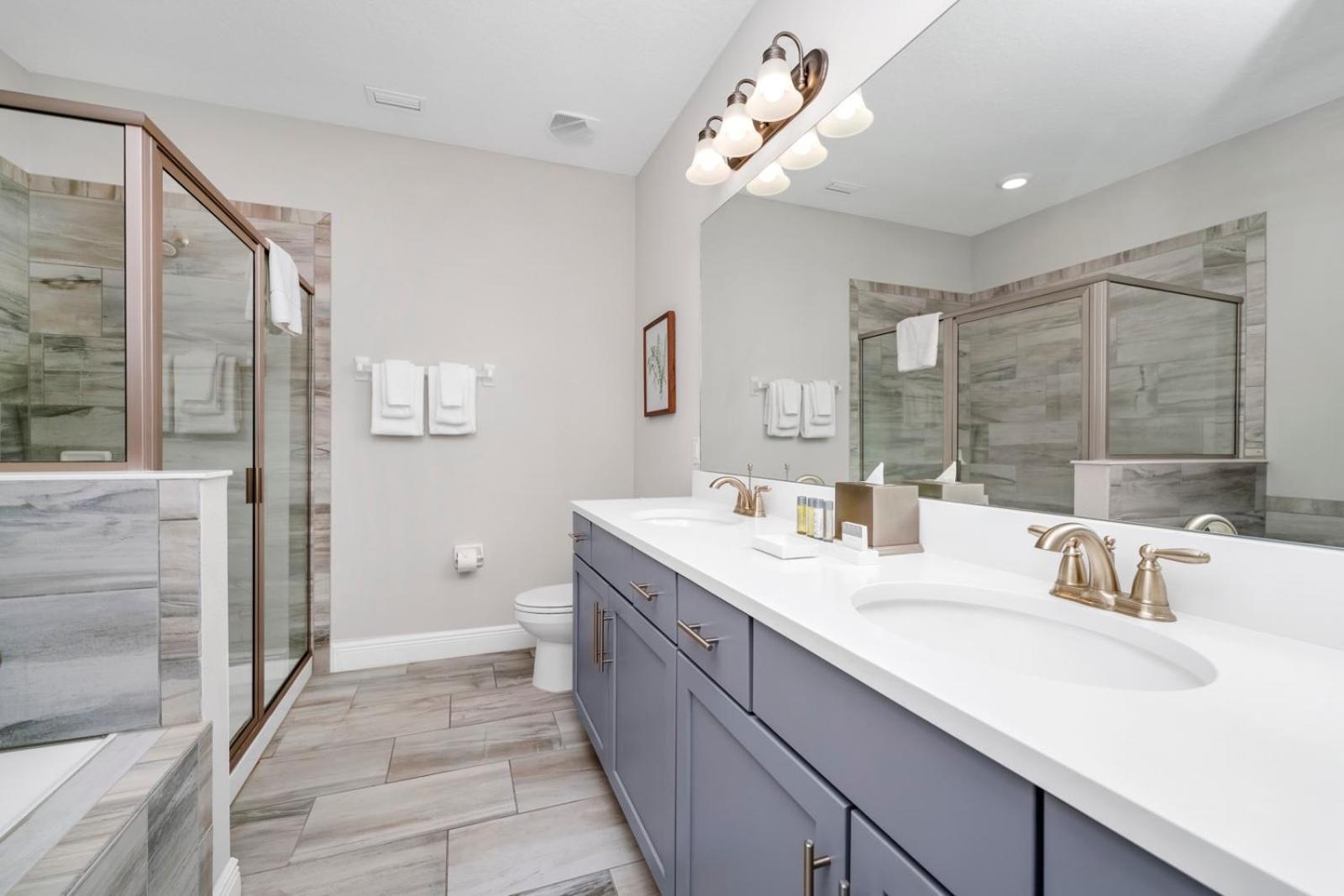 Elite With Private Pool & Amenities By Rentyl Near - 200a Holiday home *