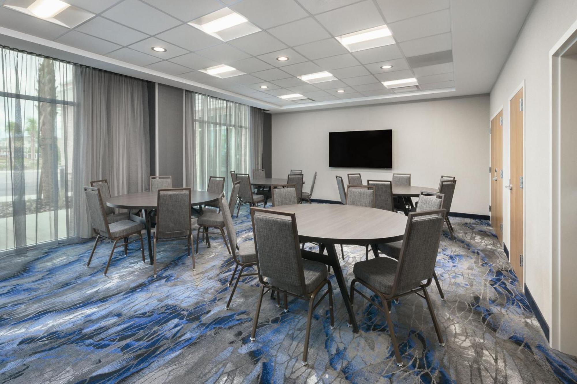 Hotel Fairfield By Marriott & At Millenia Orlando