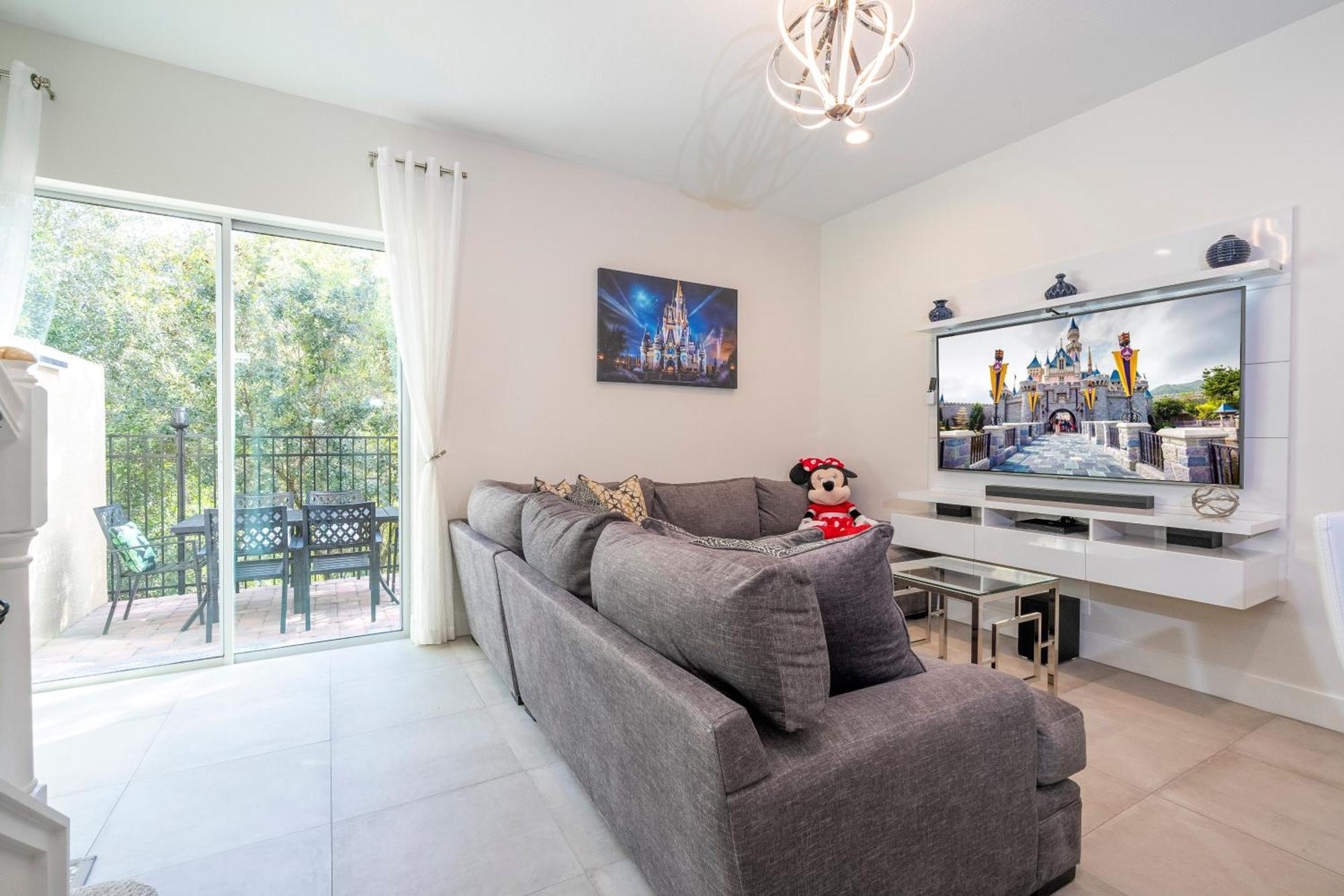Themed House 5 Min To Parks, Heated Pool, Jacuzzi, Gym And Holiday home *