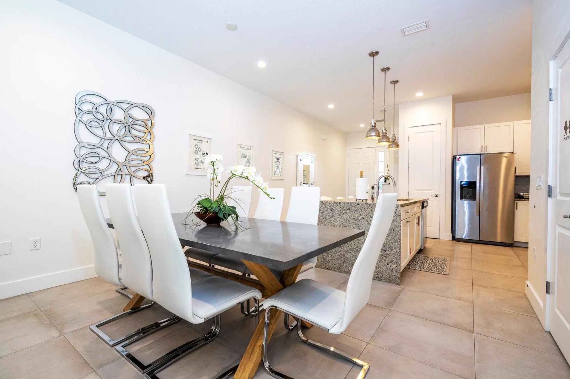 Themed House 5 Min To Parks, Heated Pool, Jacuzzi, Gym And Holiday home Orlando