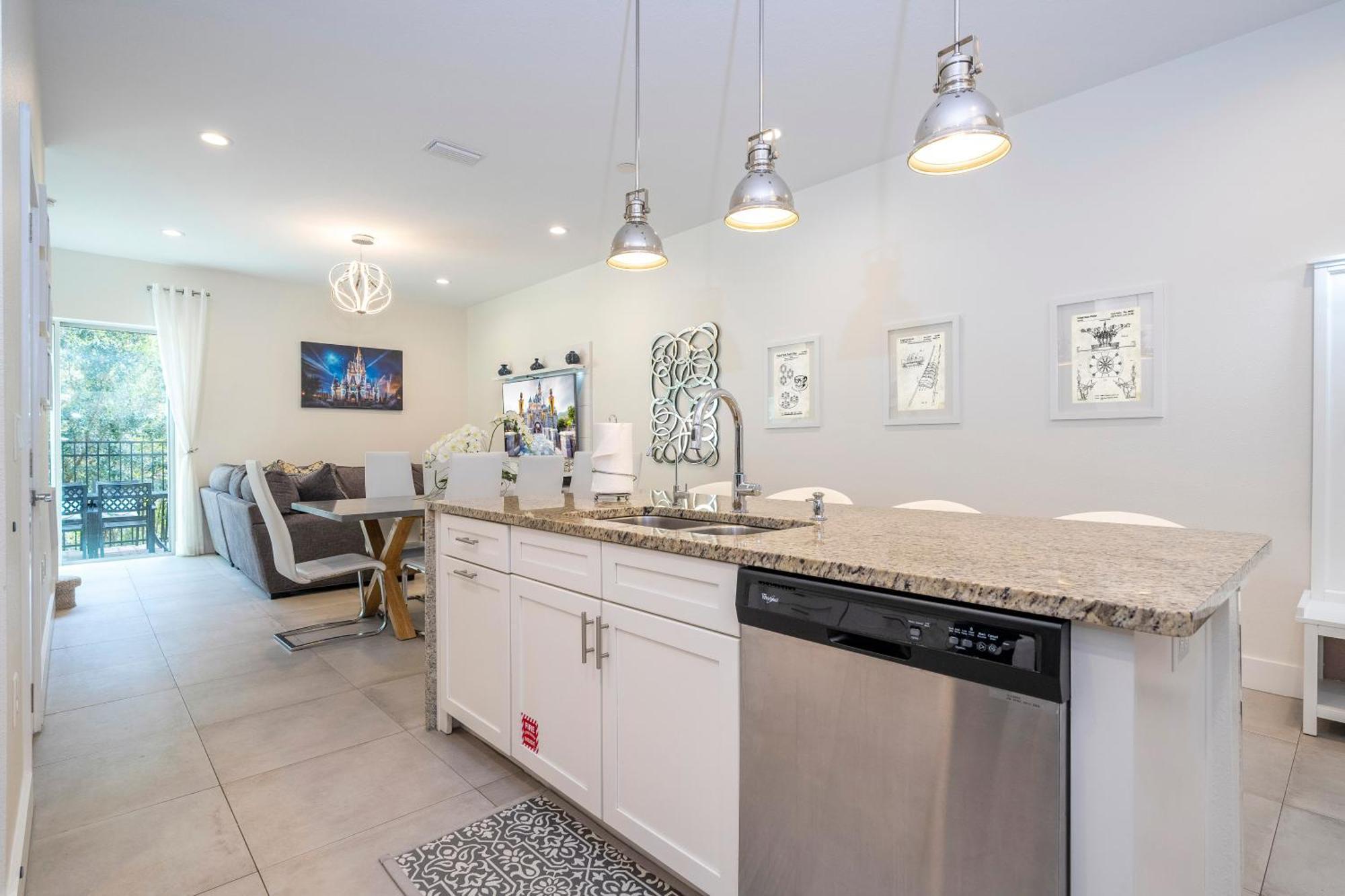 Themed House 5 Min To Parks, Heated Pool, Jacuzzi, Gym And Holiday home