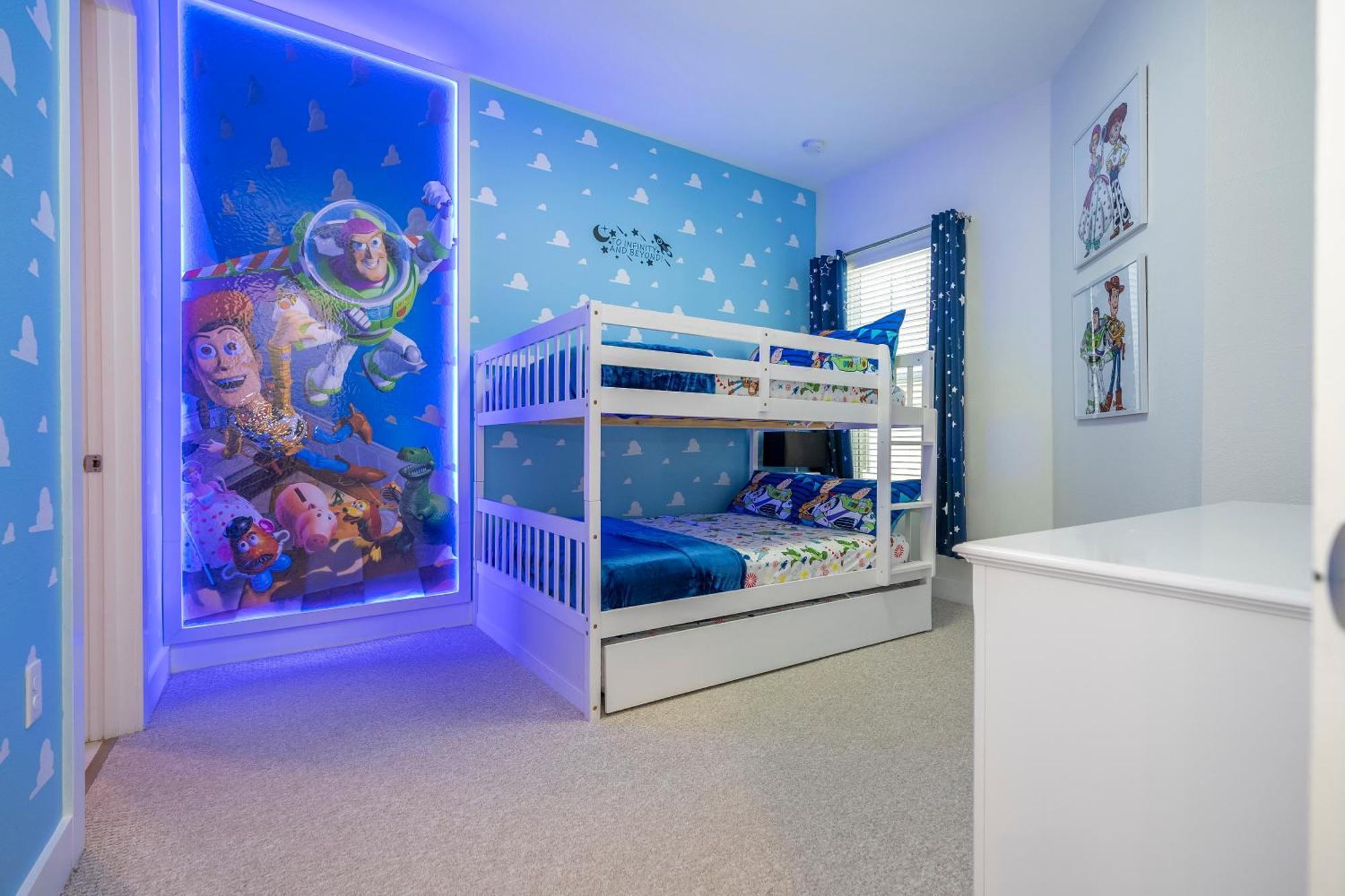 Themed House 5 Min To Parks, Heated Pool, Jacuzzi, Gym And * Orlando