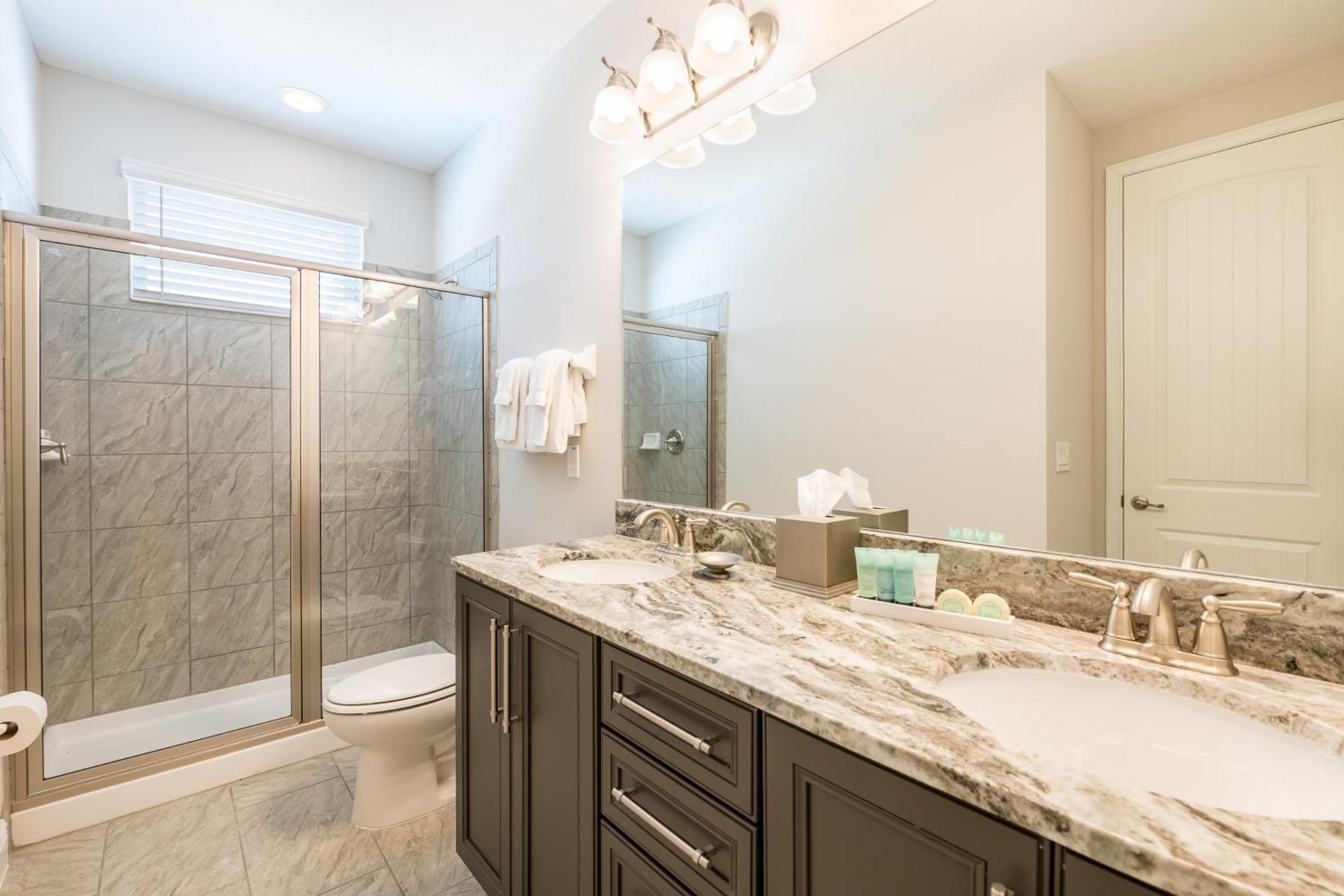 Vibrant With Theater & Pool Table Near By Rentyl - 7713g * Orlando