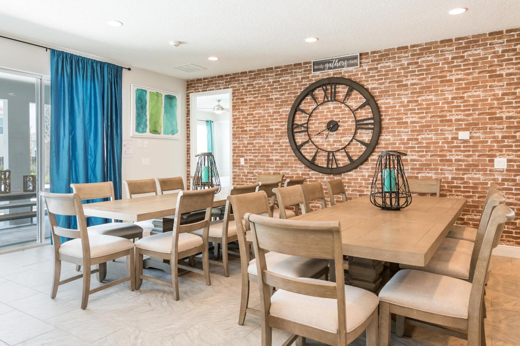 Vibrant With Theater & Pool Table Near By Rentyl - 7713g * Orlando
