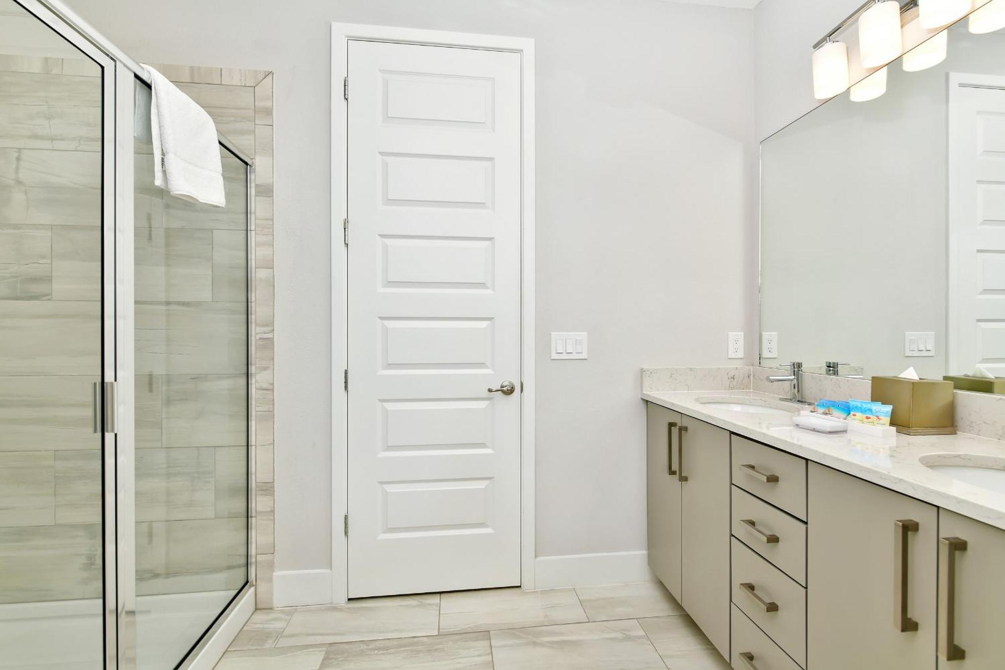 Modern House By Rentyl Near With Private Pool & Amenities - 393s Orlando