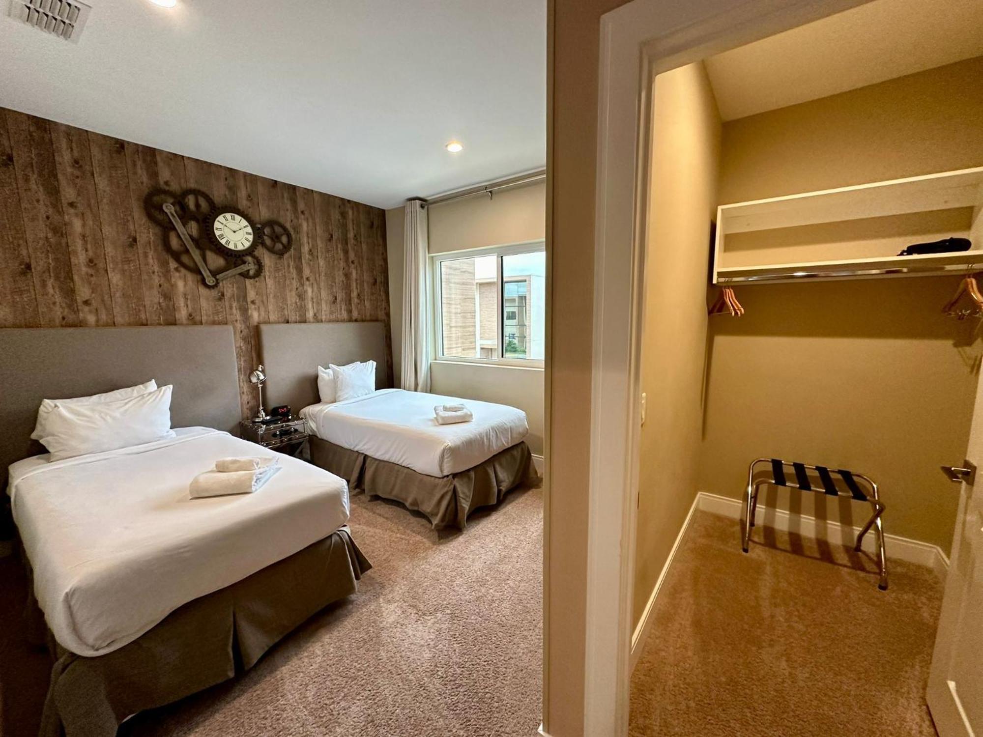 Luxury 7 Min 3 Bedroom - Hot Tub