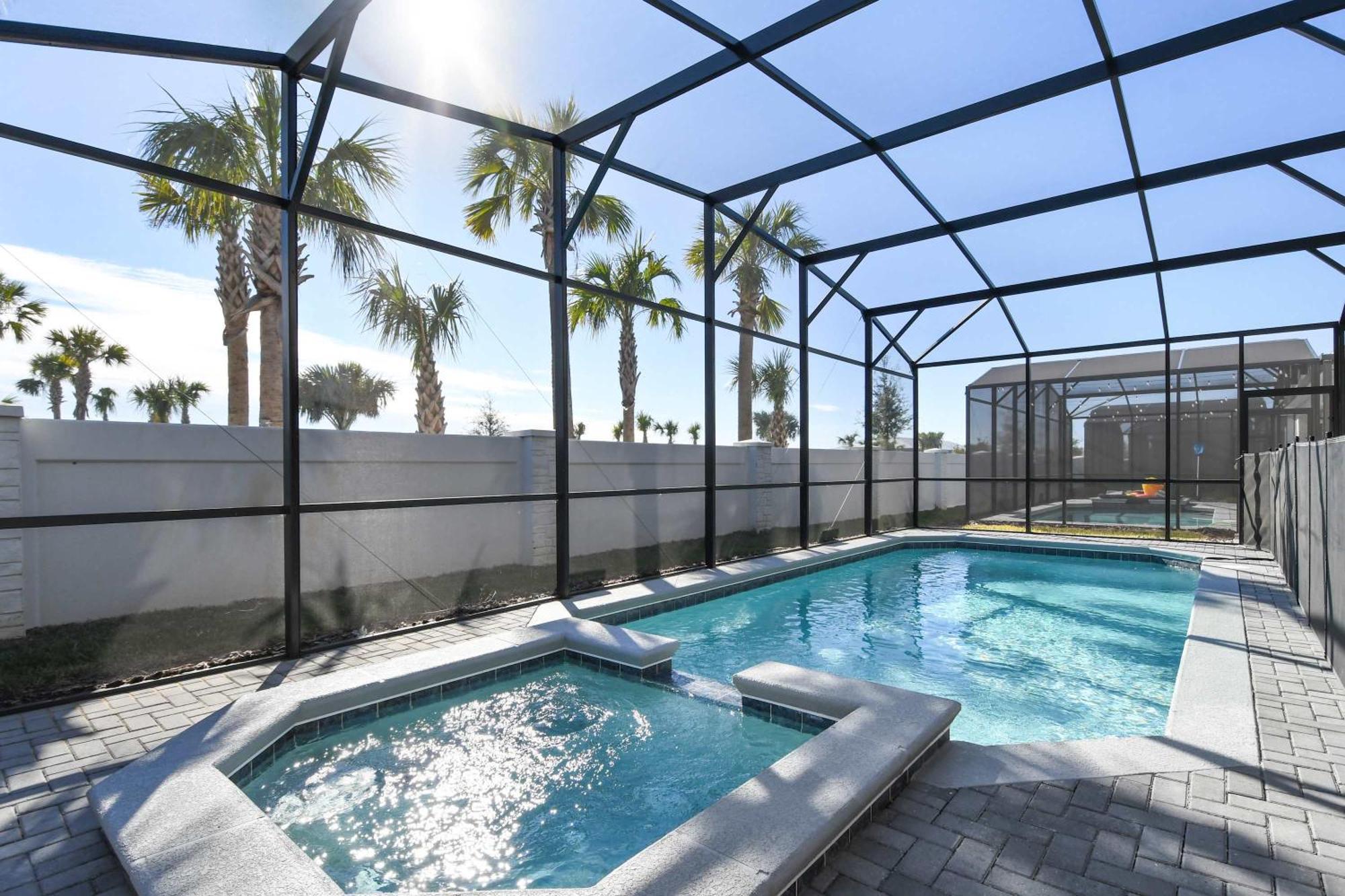 Holiday home Luxurious Windsor Cay Retreat With Theater & Pool