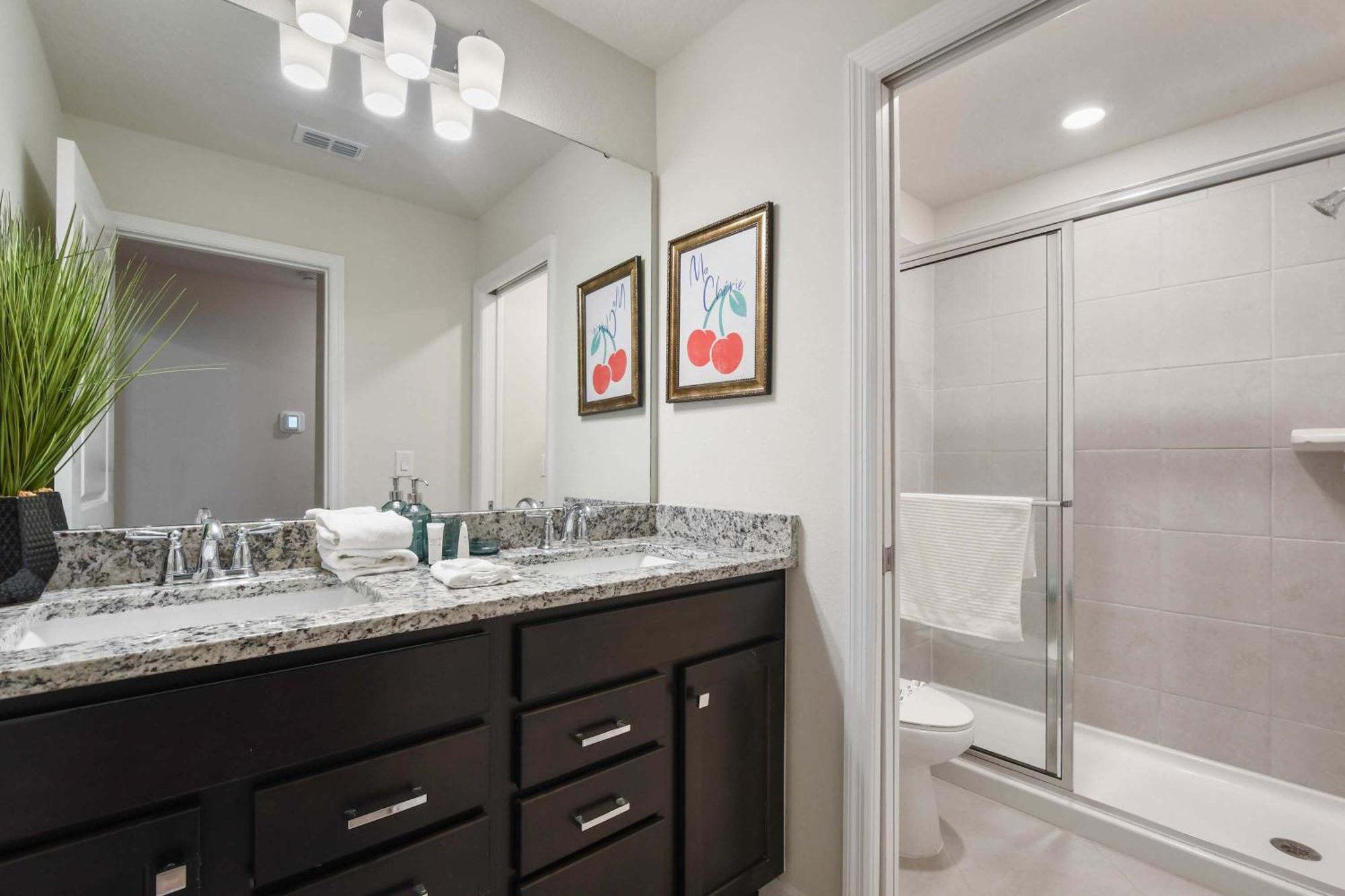 Luxurious Windsor Cay Retreat With Theater & Pool Holiday home *