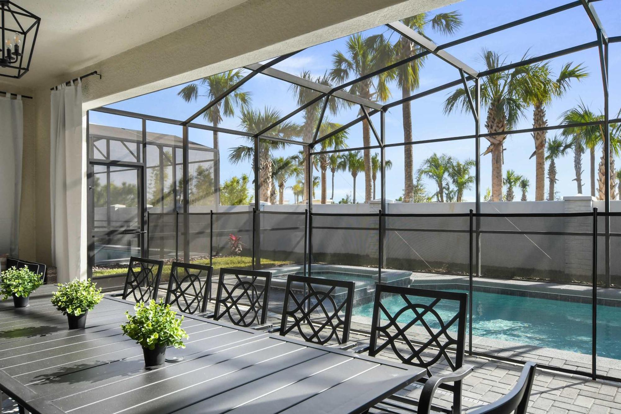 Holiday home Luxurious Windsor Cay Retreat With Theater & Pool Orlando