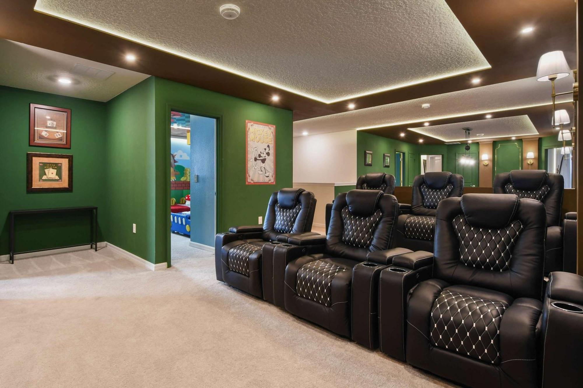 Holiday home Luxurious Windsor Cay Retreat With Theater & Pool