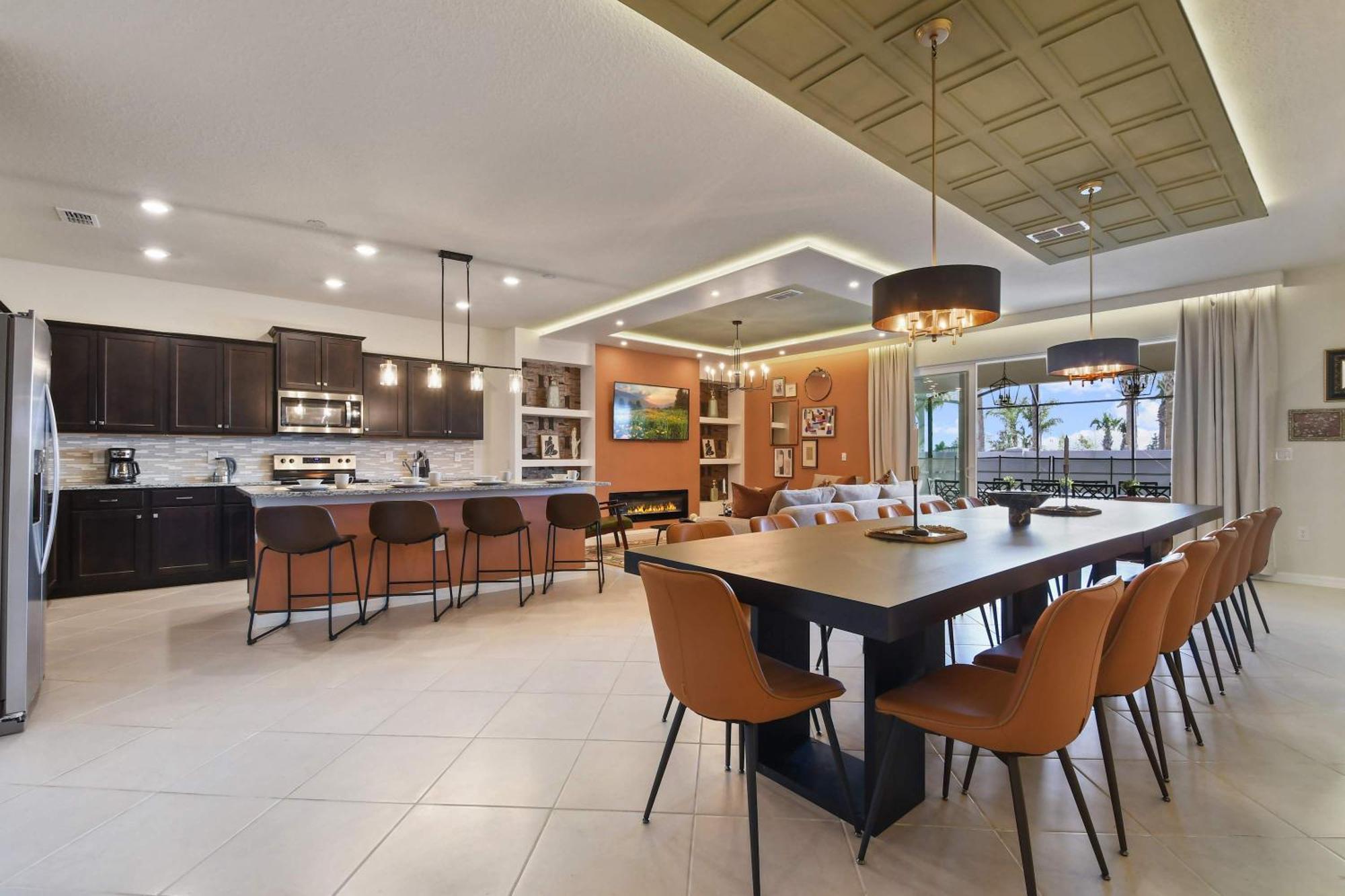 Luxurious Windsor Cay Retreat With Theater & Pool *
