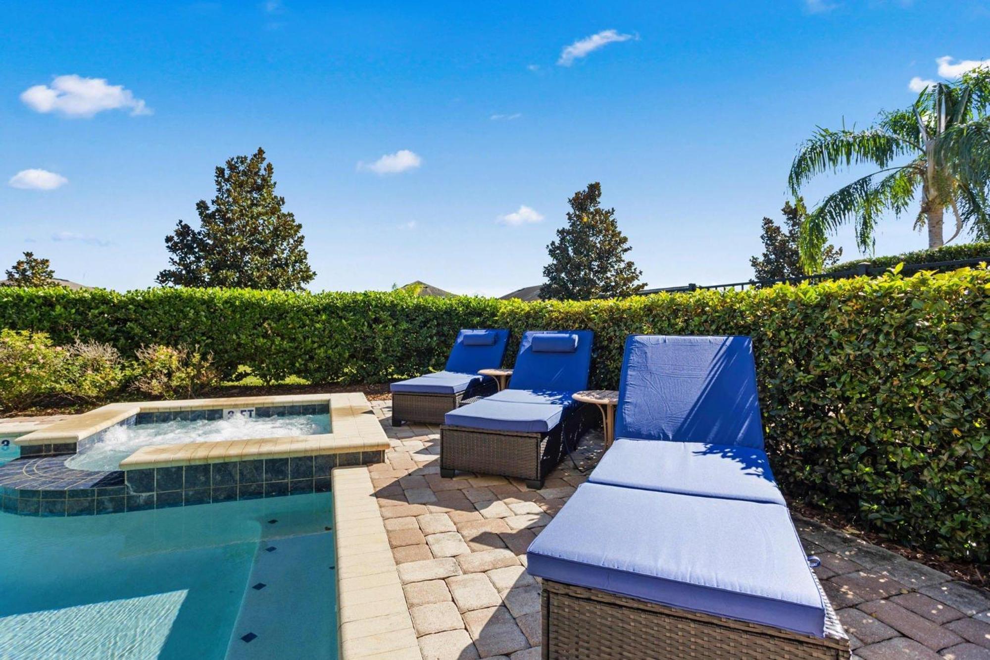 Sun-filled 6 Bdrm With Game At Encore Holiday home