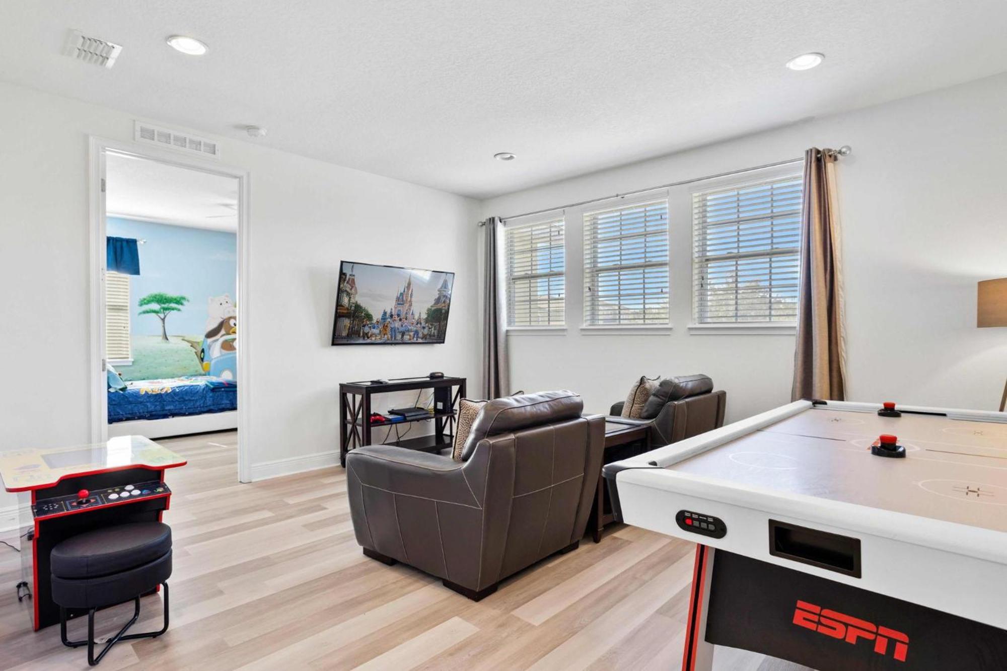Sun-filled 6 Bdrm With Game At Encore *