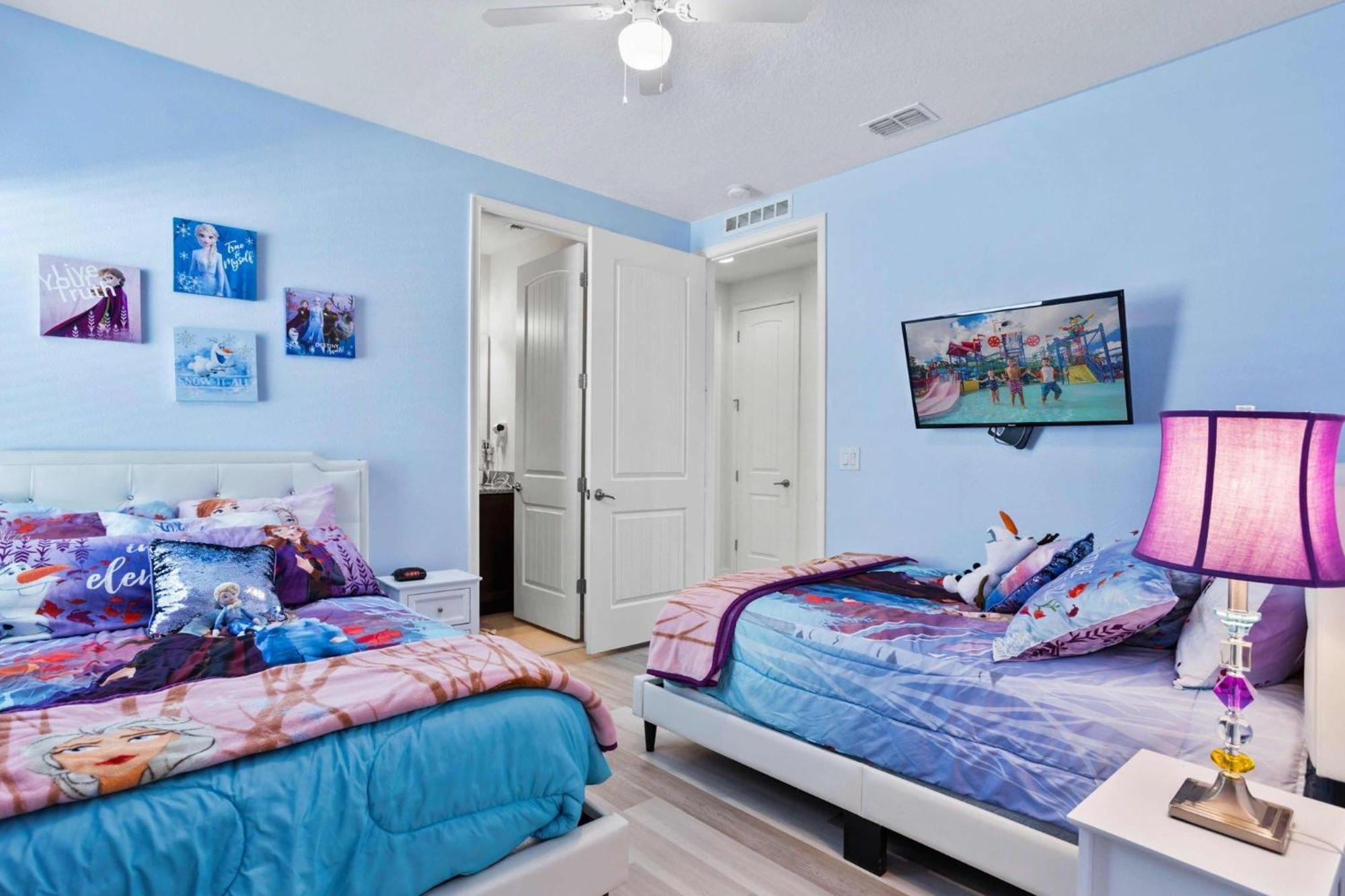 Sun-filled 6 Bdrm With Game At Encore Holiday home Orlando